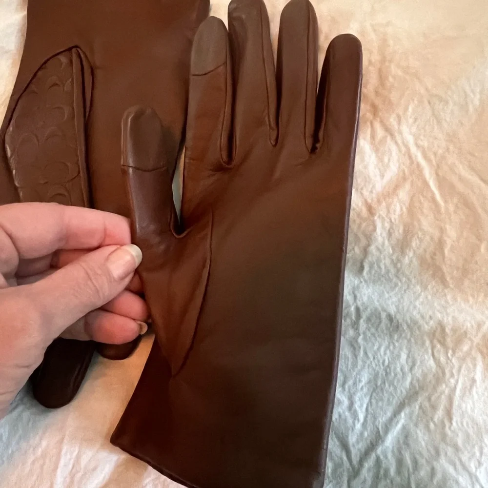 COACH SIGNATURE LINED LEATHER "TECH" GLOVES SIZE 7.5 BROWN
Like new - Picture 5 of 8